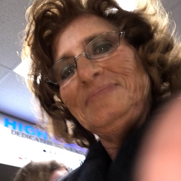 Meet your Posher, Barb - Picture 2 of 2